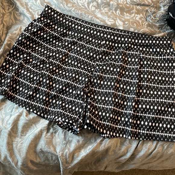 jessica simpson b&w shorts - Picture 3 of 6